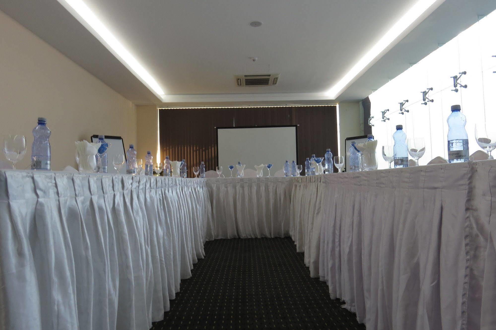 Elegant Hotel Pyi Thar Yar Yangon Eksteriør bilde